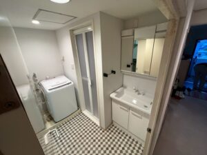 クッションフロア張り替えと浴室ドア交換工事