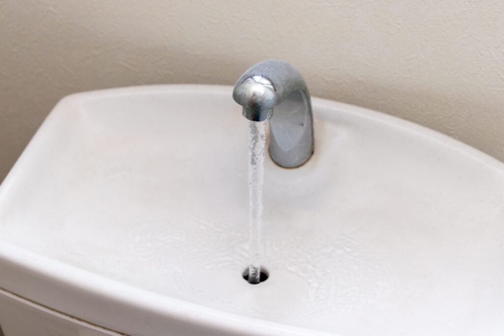 トイレの水タンク
