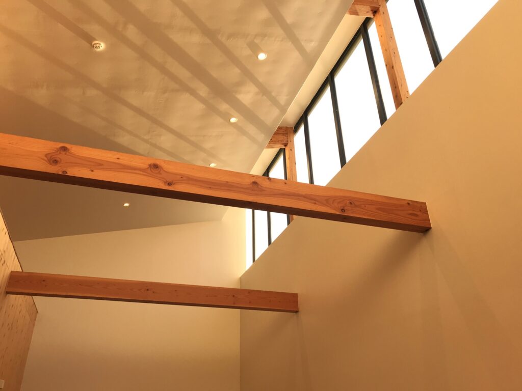 玄関の吹き抜け